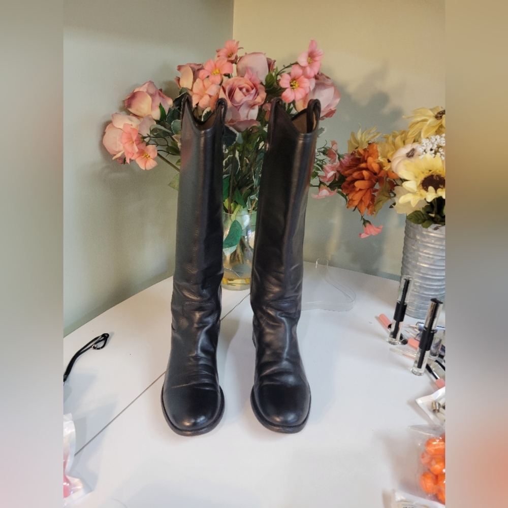 Frye Melissa leather riding boots. Gorgeous 7 - Picture 2 of 10